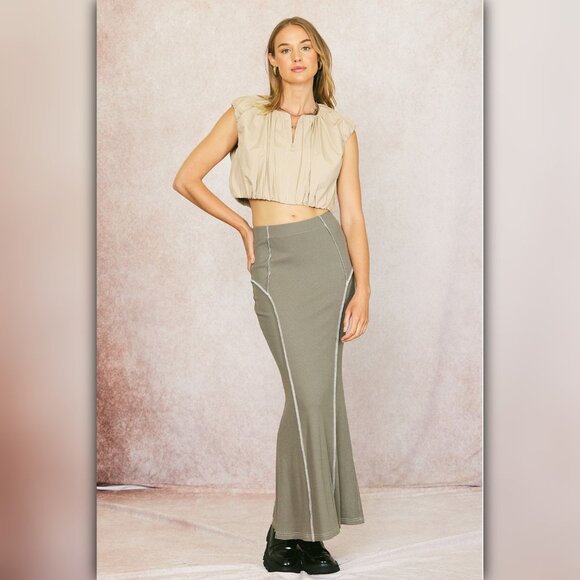 ILLA ILLA Dresses & Skirts - 🆂🅰🅻🅴 A062 • Illa Illa Ribbed Contrast Thread Maxi Skirt
